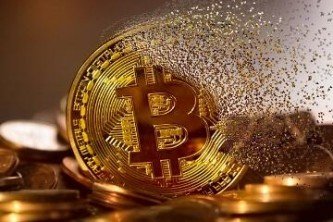 Efficient mining farm utilizing renewable energy